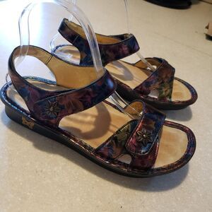 Alegria women’s Vienna shine on sandal 7 - 7.5